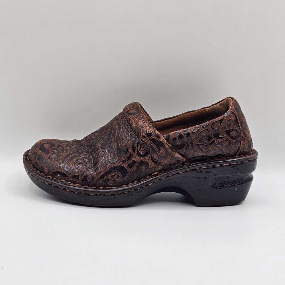 BOC Born Concept Shoes Womens 7M Peggy Clogs Tooled BC6630‎ Brown Leather